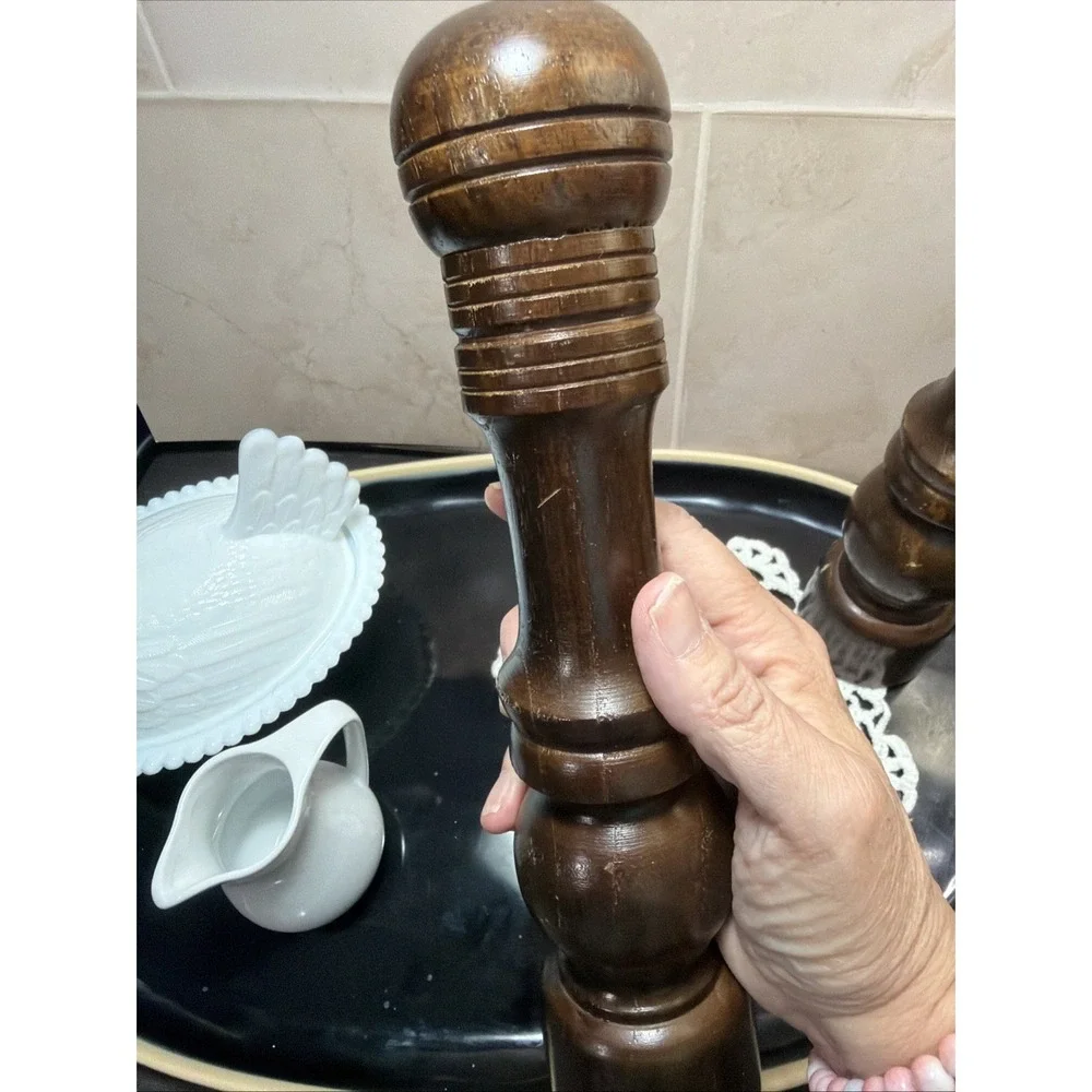 Vintage Wood Salt & Pepper Set Grinder Mill Shaker Taiwan MCM 11 Inches